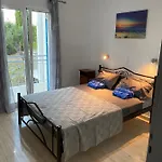 Διαμέρισμα Jalna - Stunning Sea & Mountain Views With Pool - Κασσιόπη